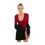 بلوزة نسائية ياقة V ترينديول ميلا - احمر