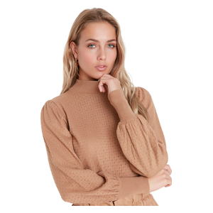 بلوزة نسائية ياقة عالية ترينديول ميلا - بيجي