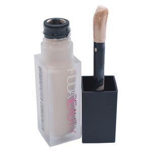  كونسيلر سائل لومينوس غير لامع 