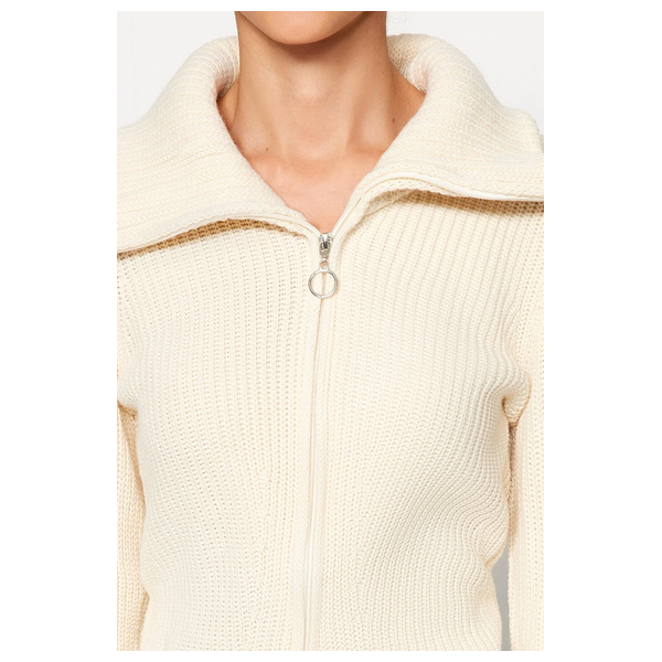 بلوزة نسائية ذات ياقة عالية وسحاب ترينديول ميلا - بيجي