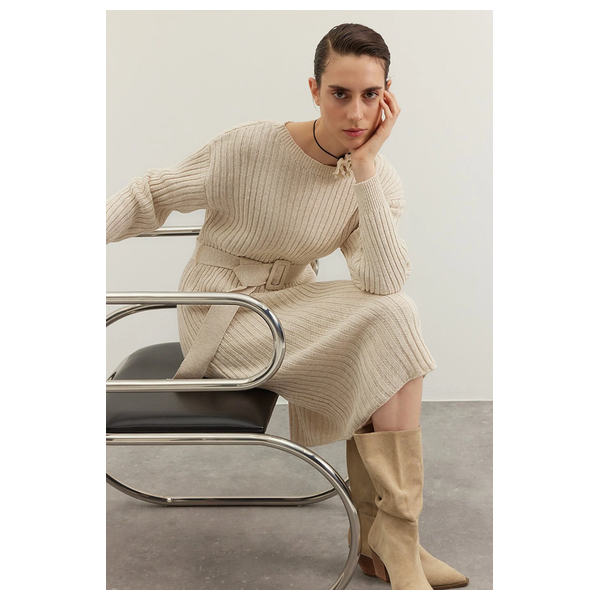 فستان نسائي صوف قصير بحزام ترينديول - بيجي