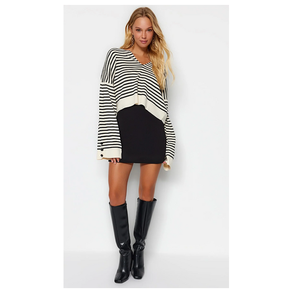 بلوزة نسائية قبة V ترينديول ميلا - اسود وابيض