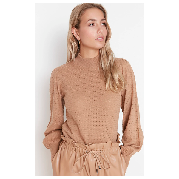 بلوزة نسائية ياقة عالية ترينديول ميلا - بيجي