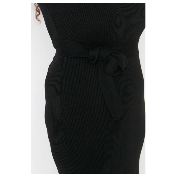 فستان بأكمام منفوخة من ترينديول كيرف - اسود