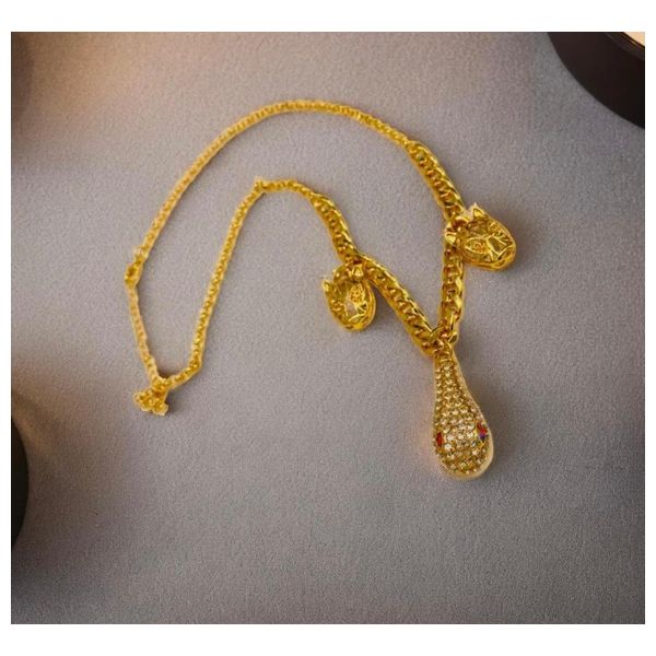 Women's Attractive Chain Necklace - Gold Color