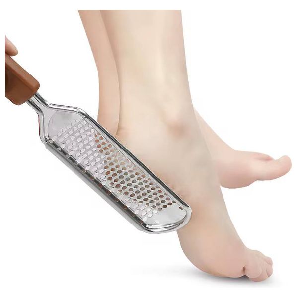 Exfoliating tool (scraper) foot corn remover