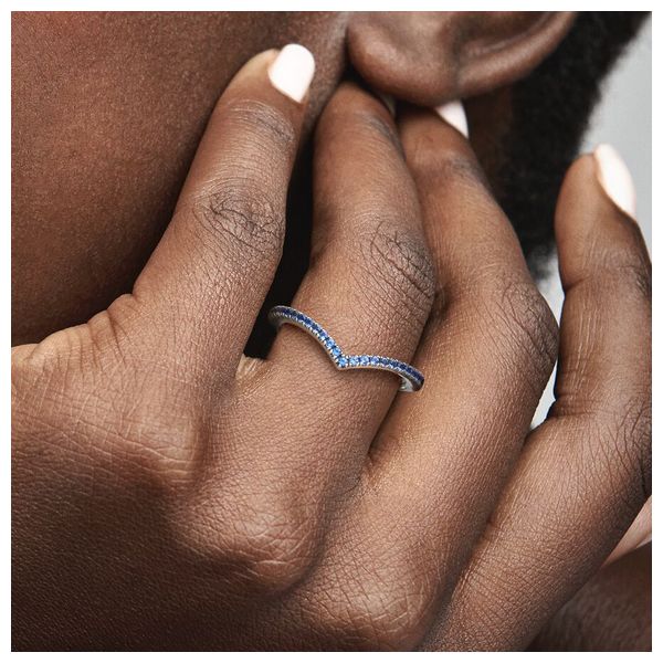  خاتم نسائي باندورا شكل مدبب - سلفر 