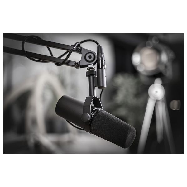  ميكروفون صوتي ديناميكي شور - SM7B - اسود 