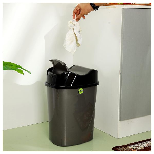  RoyalFord RF10114 -  Plastic Dust Bin - Black 