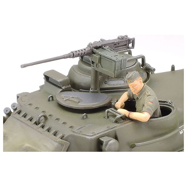  TAMIYA ITALERI Fire Support Combat Vehicle 