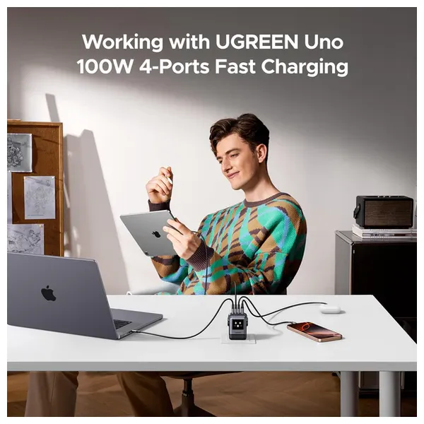  Ugreen 100W Robot Charger - Groovy Design - Smart TFT Display - Fast Charging for 4 Devices - Magnetic Base - Advanced Protection 