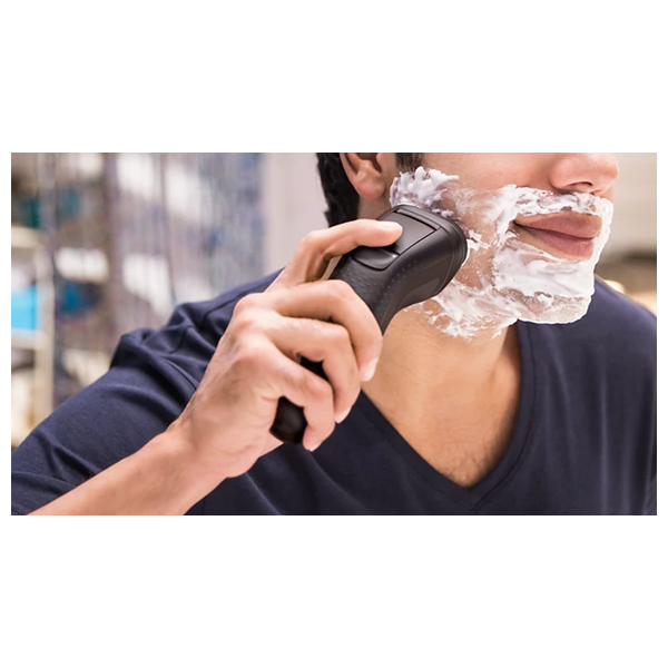  ماكينة حلاقة فيليبس أكوا توتش - فئة 1000 – كهربائية - أسود 