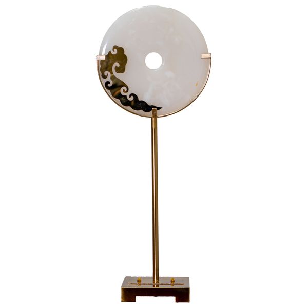  صدف قرص زخرفي صغير مستوحى من الهدوء الحديث على حامل نحاسي - D52B - ابيض لؤلؤي 