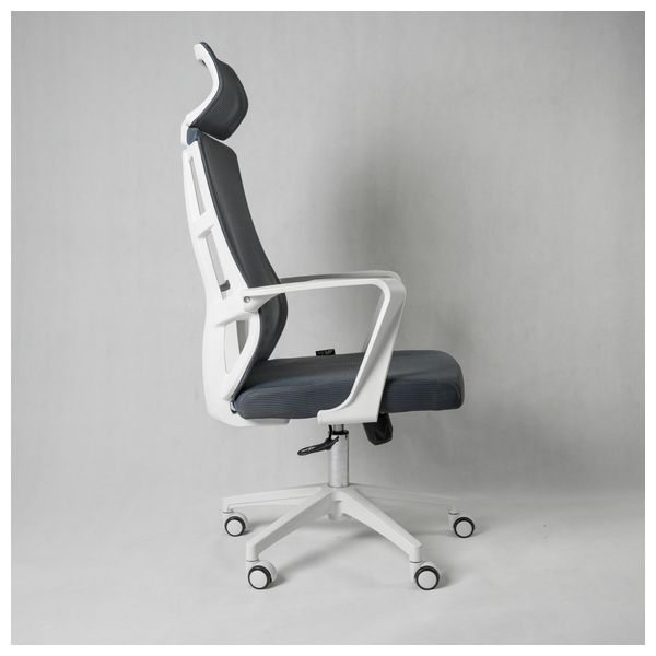  كرسي مكتب أي جي أوتشيها آري غيمينغ - تصميم أنيق ومريح - قابل للإمالة حتى 90° - ابيض 