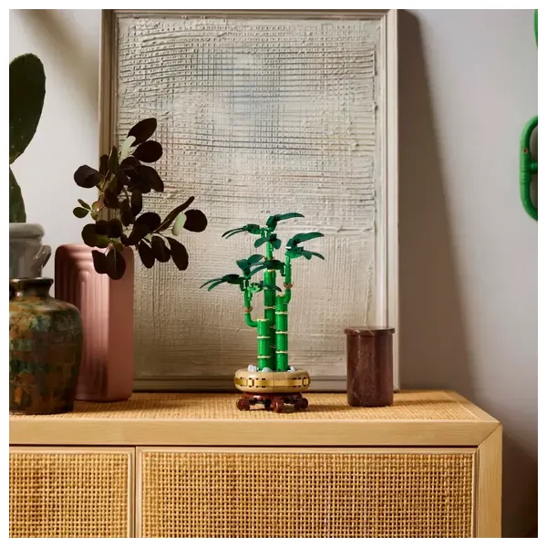 مجموعة ليغو 10344 النباتية - نبات الخيزران المحظوظ - مخصصة للبالغين لبناء نبات الخيزران المحظوظ للزينة - تتضمن 3 سيقان خيزران خضراء، وحصى، ووعاء بقاعدة خشبية