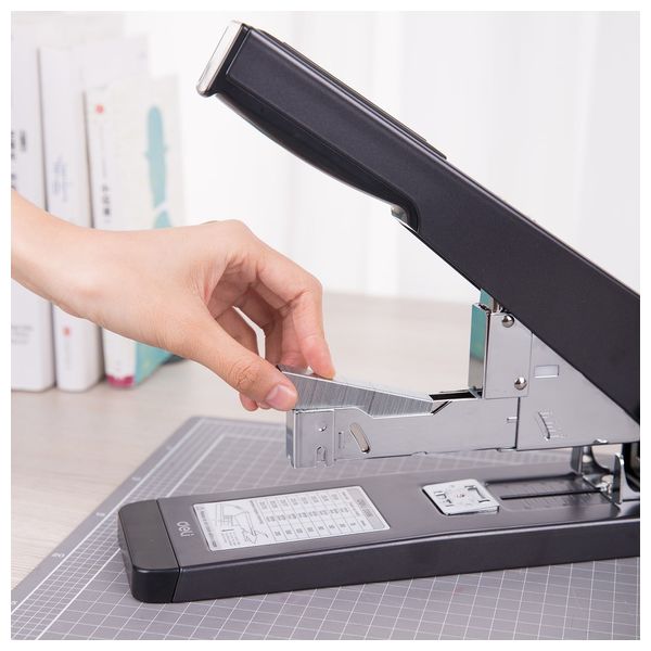 Deli E0396 Stapler 210 sheets front-loading 23/6~23/23 80000 cycles -01 Black 