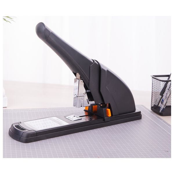  دباسة ثقيلة من ديلي - E0385 - بسعة 210 ورقة - اسود 