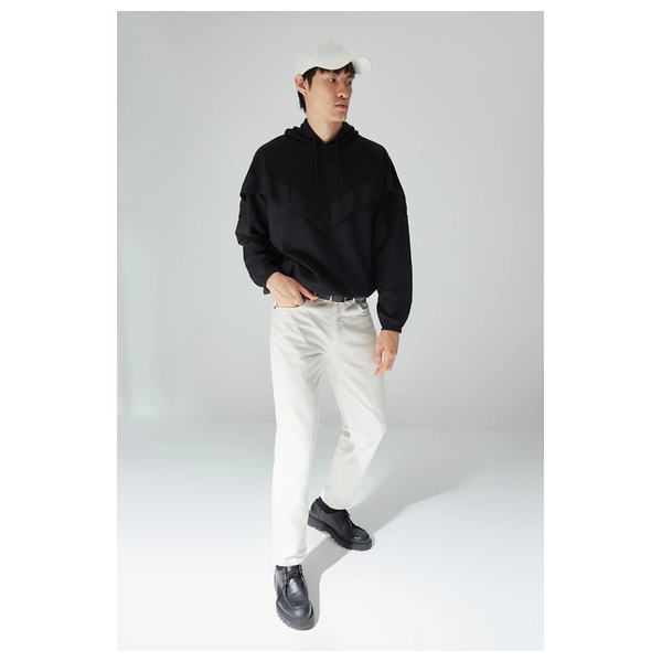 بلوزة ترينديول مان كبيرة الحجم/واسعة الأكمام بغطاء للرأس - اسود