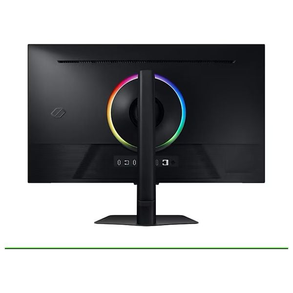 شاشة حاسبة مسطحة سامسونج 32-انج Odyssey G70D - سرعة الاستجابة 1 ملي ثانية بدقة UHD وتردد 144 هيرتز  - 450 نيتس - لوحة نوع IPS - مكبر صوت
