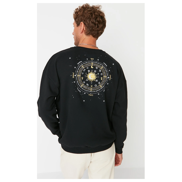 سويت شيرت رجالي من ترينديول مان بقصة عادية وأكتاف منسدلة وياقة دائرية - اسود