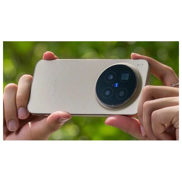 فيفو X300 برو - دبل سيم - شاشة بحجم 6.78 انج, اموليد, 120 هيرتز - معالج دايمنسيتي 9500 - بطارية بحجم 6375 مللي امبير, بقوة 40 واط لاسلكية